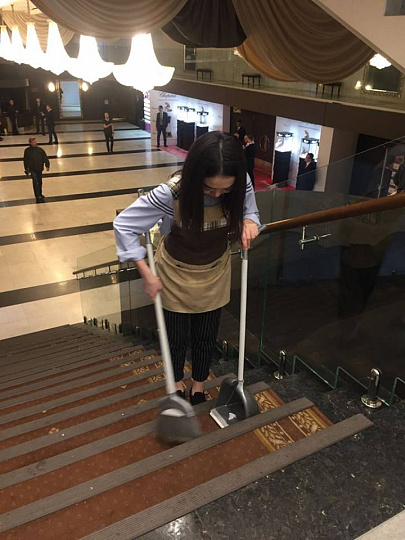 Уборка во время выставки Уборка во время выставки